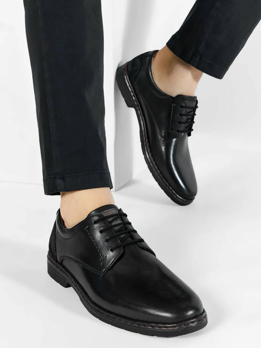 Scarpe basse Alastair 01 42801 860 100 Nero