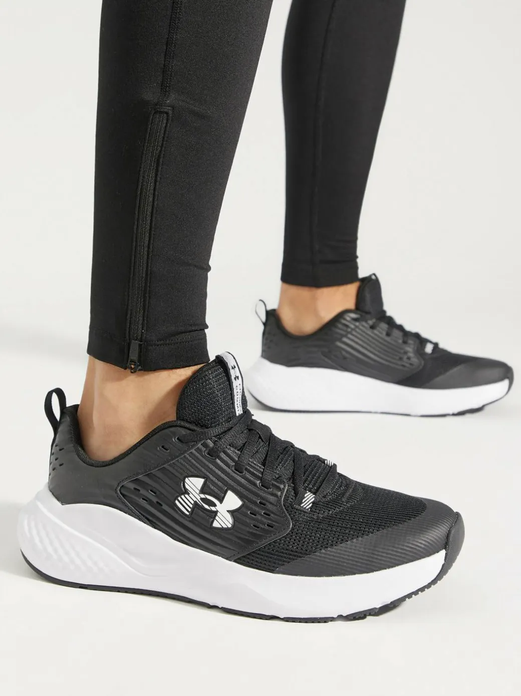 Scarpe da palestra Ua Charged Commit Tr 4 3026017-004 Nero