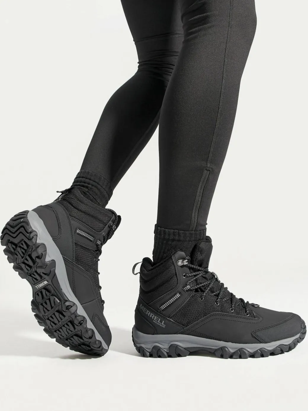 Scarpe da trekking Thermo Akita Mid Wp J036441 Nero