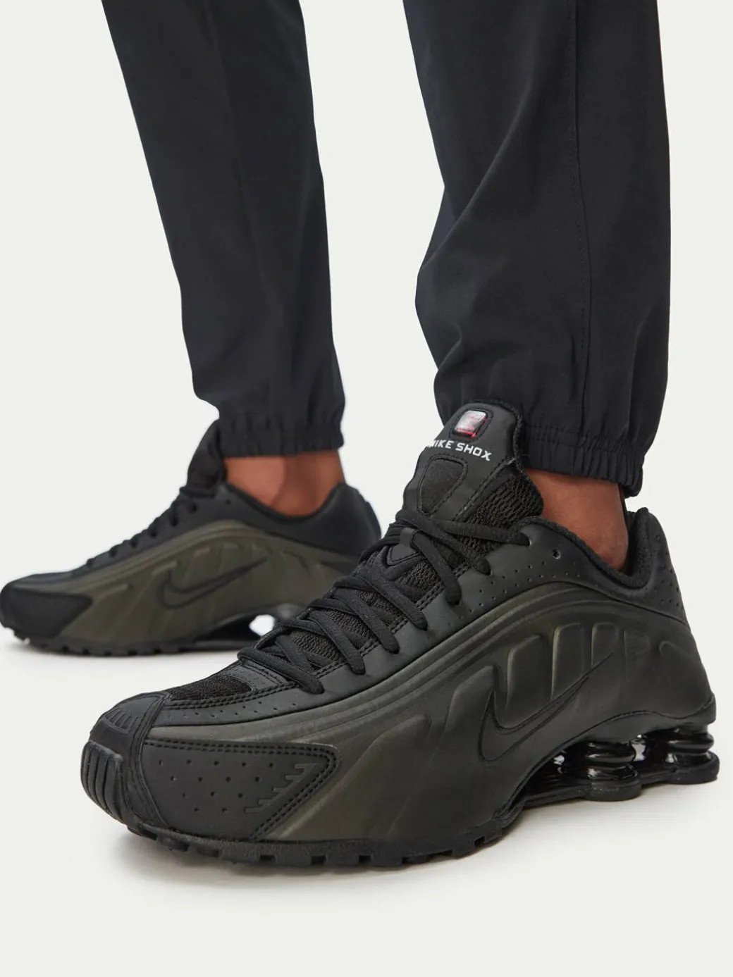 Sneakers Shox R4 HQ1988 Nero