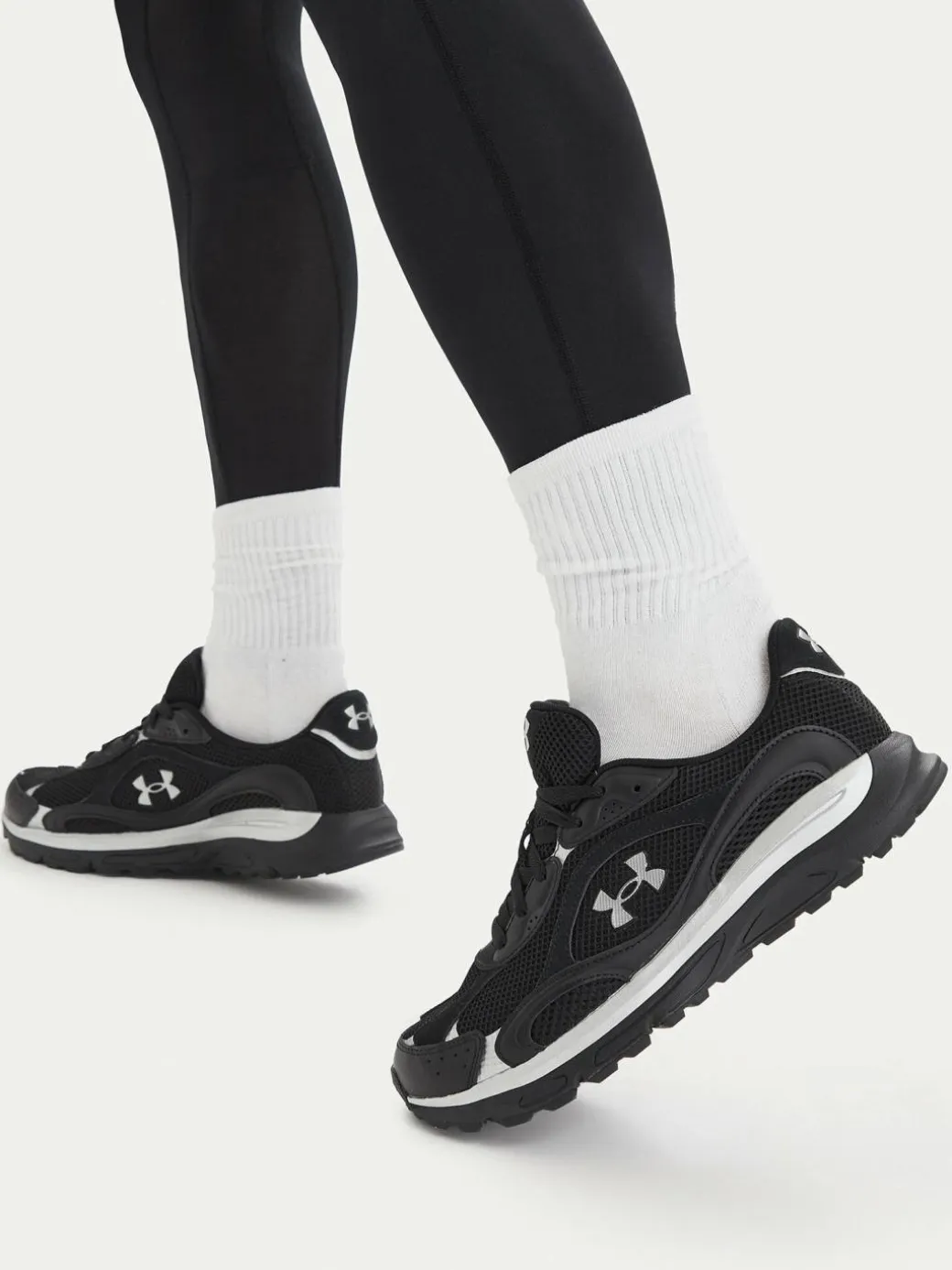 Sneakers UA Tech Runner 6011293 Nero