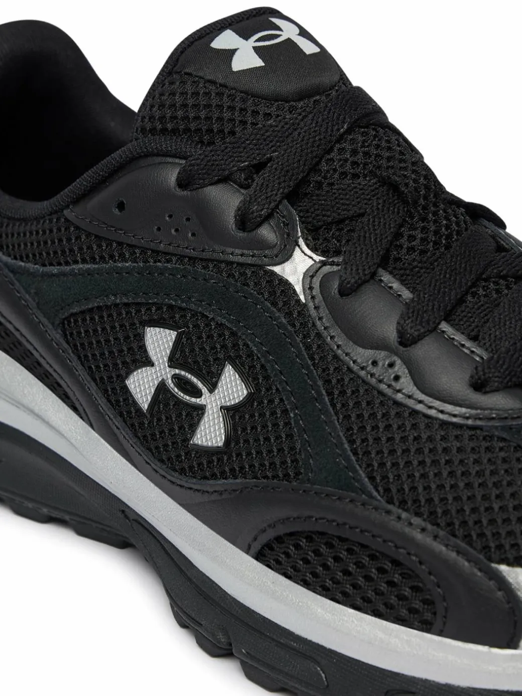 Sneakers UA Tech Runner 6011293 Nero