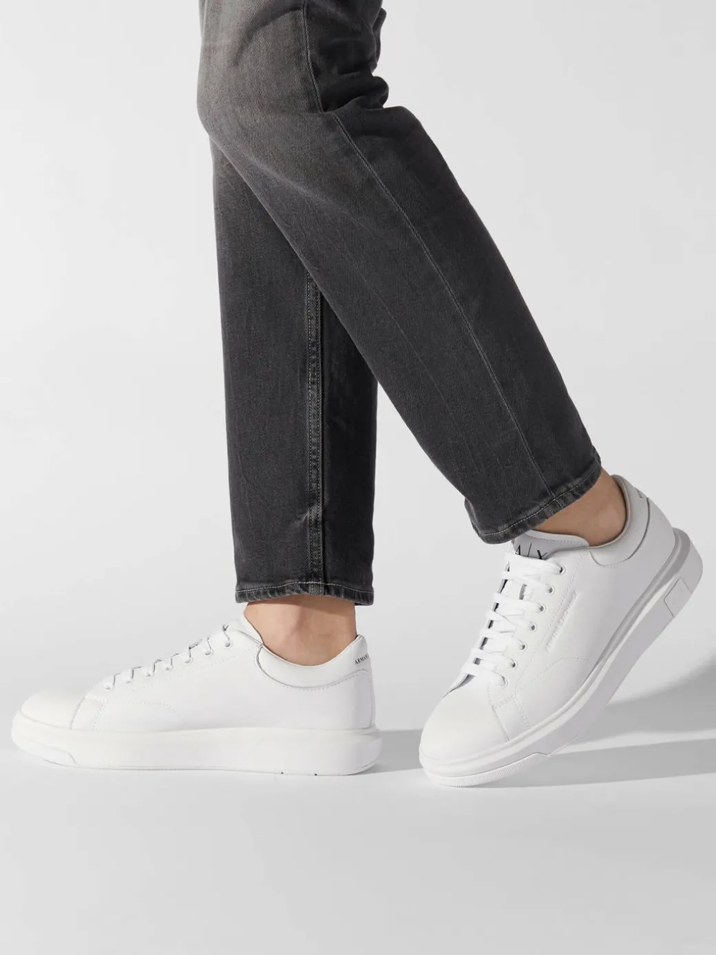Sneakers XUX123 XV534 00152 Bianco
